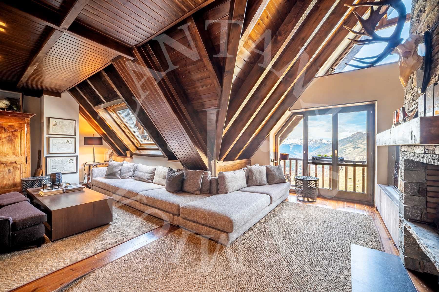 Living room of Duplex for sale in Naut Aran  with Heating, Parquet flooring and Storage room