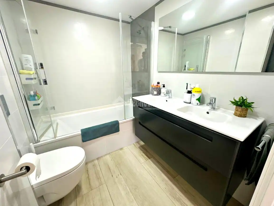 Bathroom of Flat for sale in Málaga