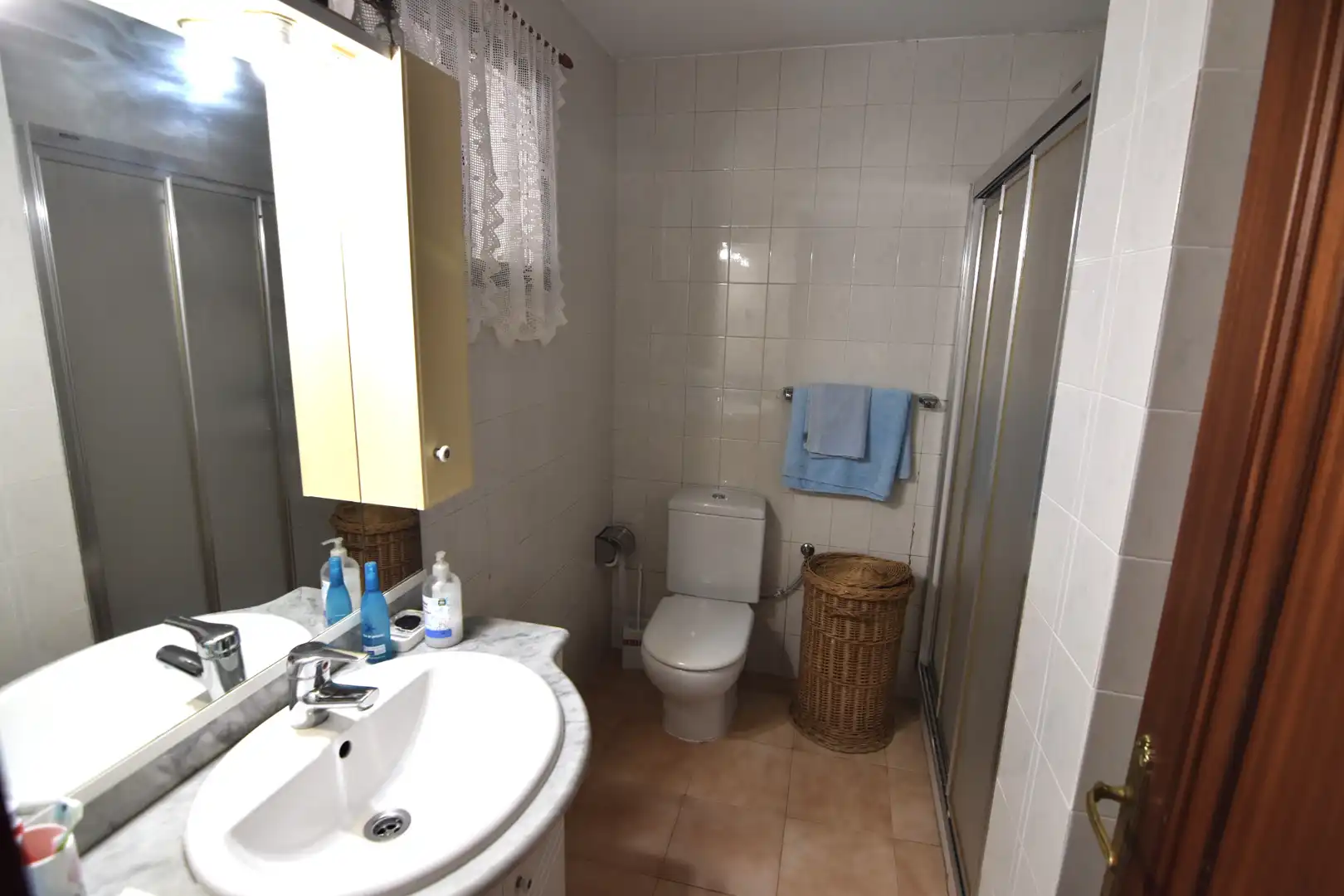 Baño de Casa o chalet en venta en Oleiros con Calefacción, Jardín privado y Parquet