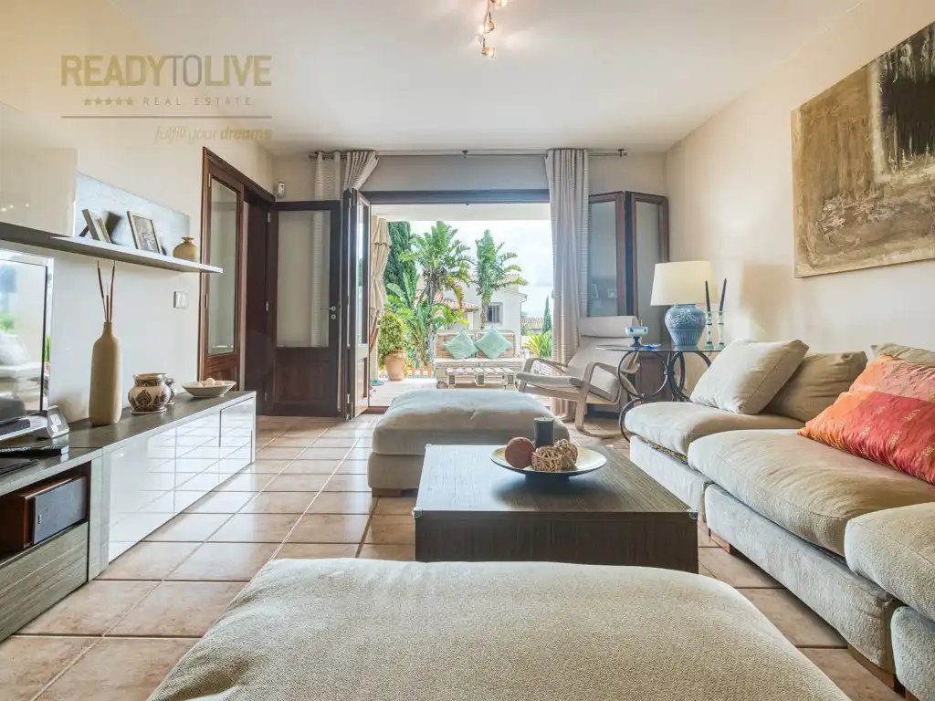 Wohnzimmer von Einfamilien-Reihenhaus zum Verkauf in Alcúdia mit Klimaanlage, Privatgarten und Terrasse
