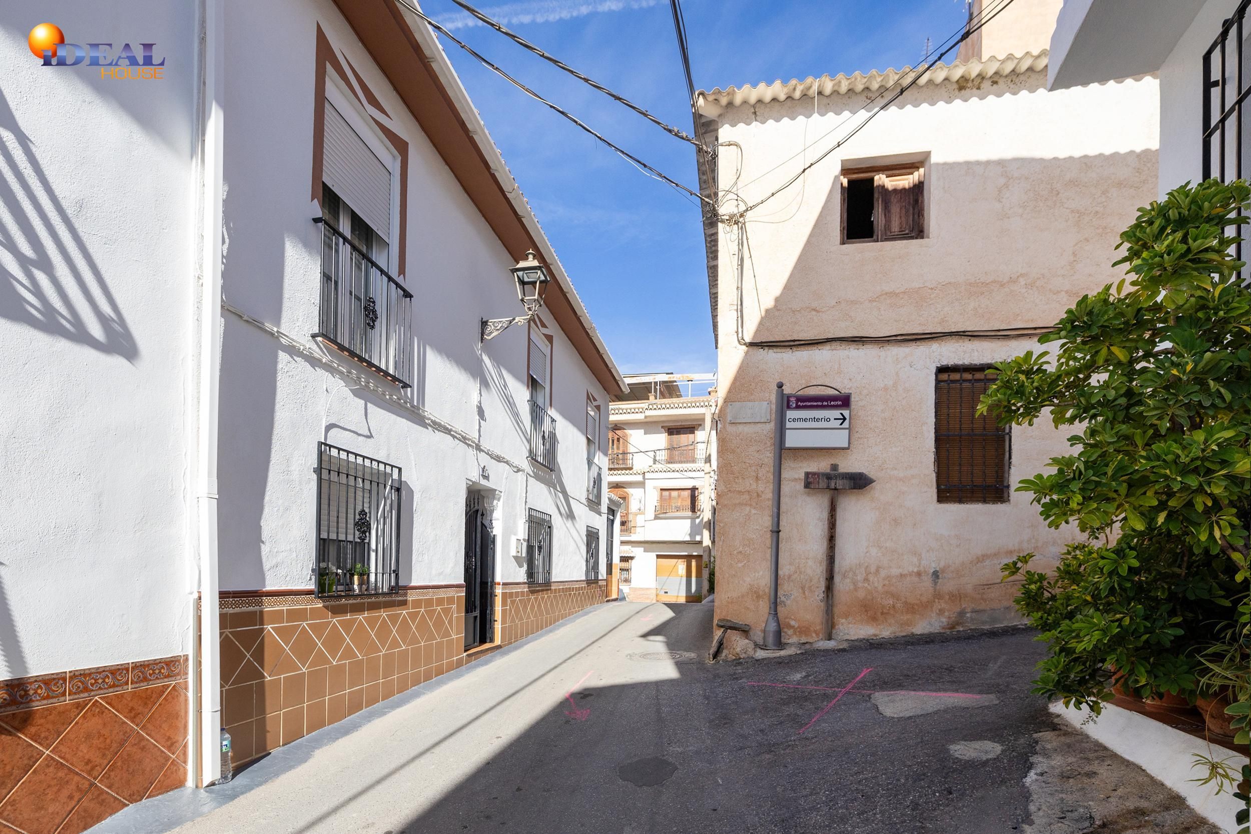 Vista exterior de Casa adosada en venda en Lecrín