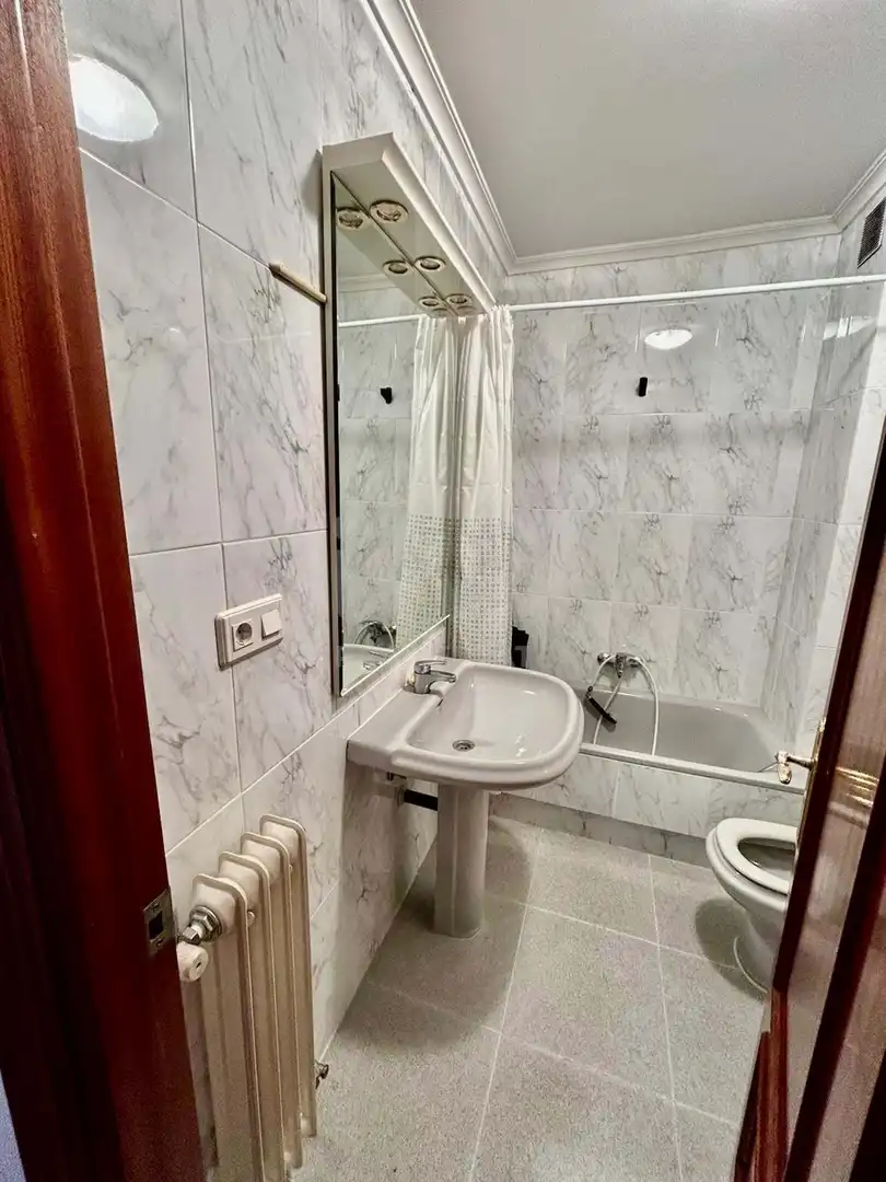 Bathroom of Flat for sale in La Bañeza   with Heating and Terrace