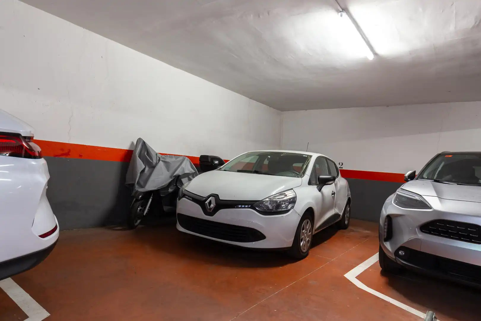 Parking de Piso en venta en Barcelona con Aire acondicionado, Calefacción y Terraza