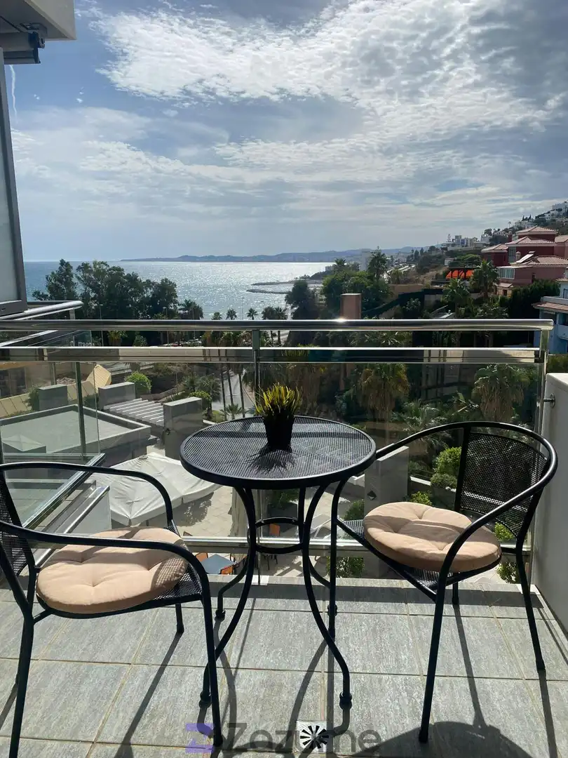 Flat for rent in C. Timón, Zona Centro Comercial Torrequebrada
