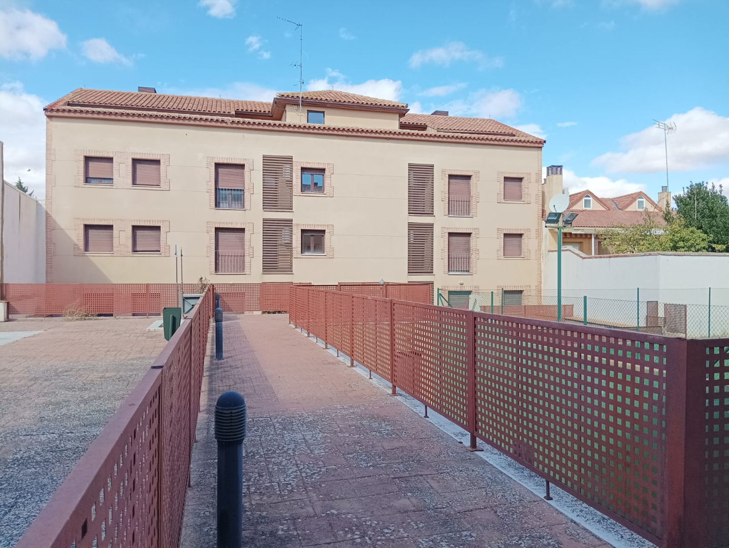 Exterior view of Garage for sale in Cabezamesada