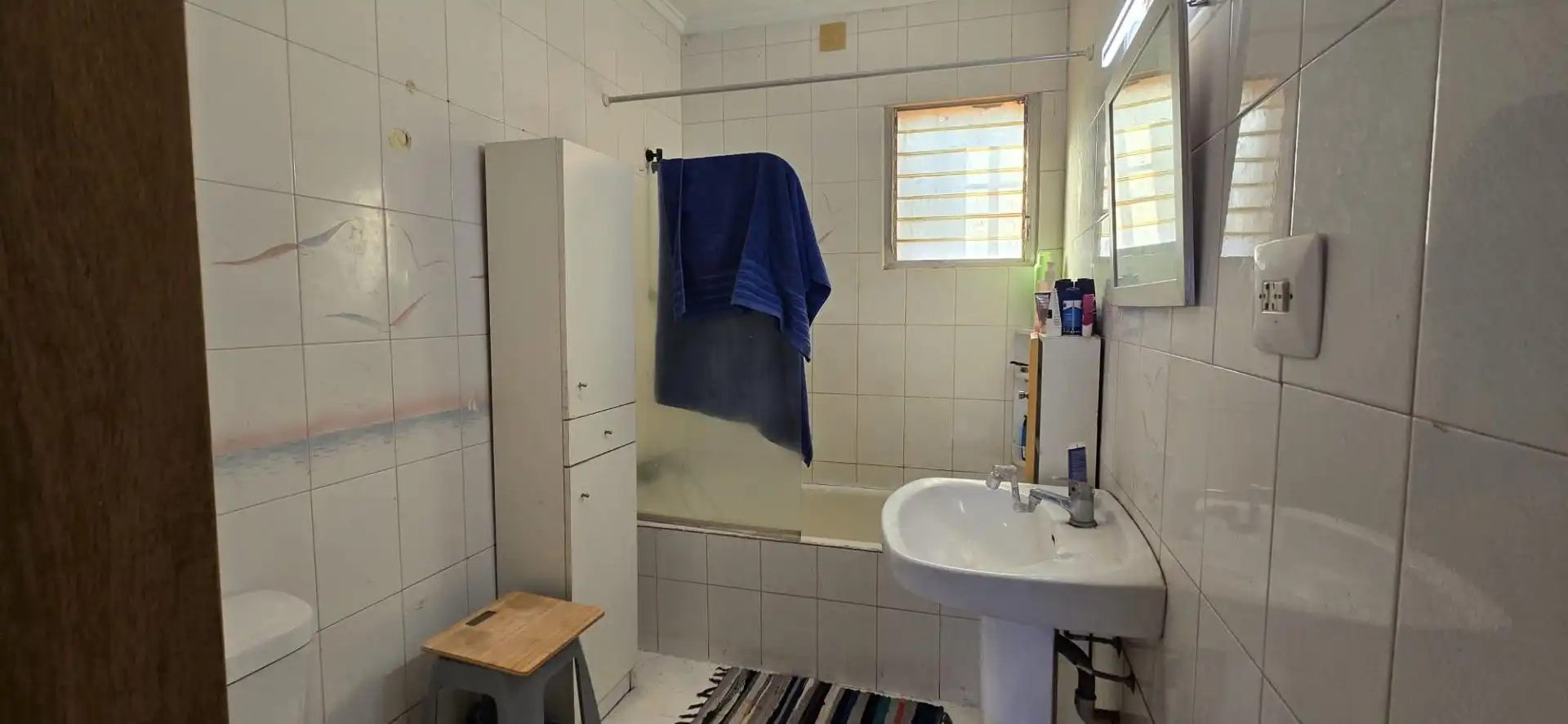 Bany de Casa o xalet en venda en Llíria amb Terrassa i Piscina comunitària