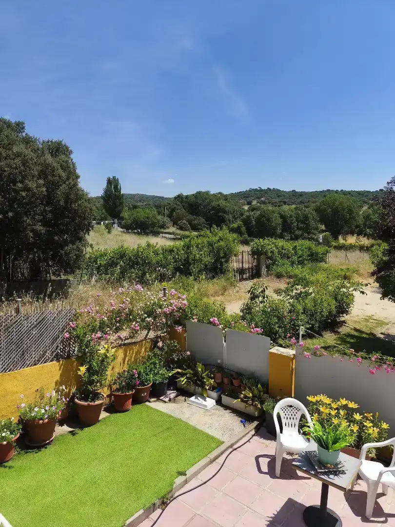 Jardín de Casa adosada en venta en Navaluenga, Ávila