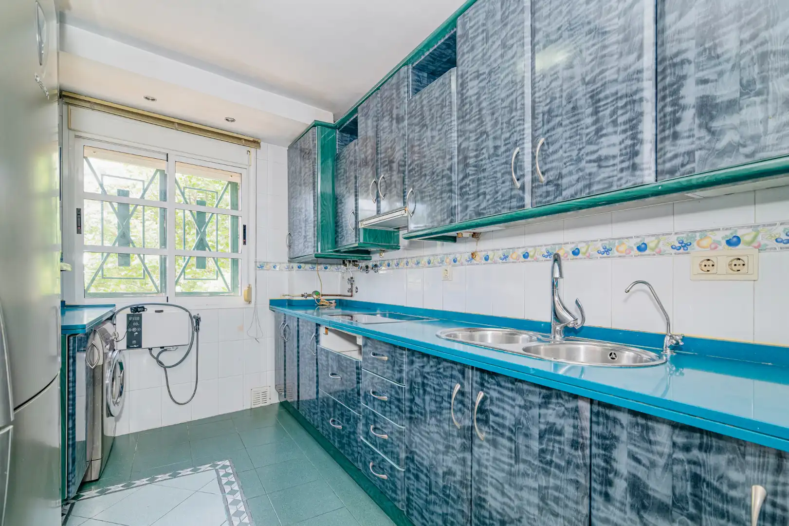 Cocina de Piso en venta en Ogíjares con Calefacción, Terraza y Trastero