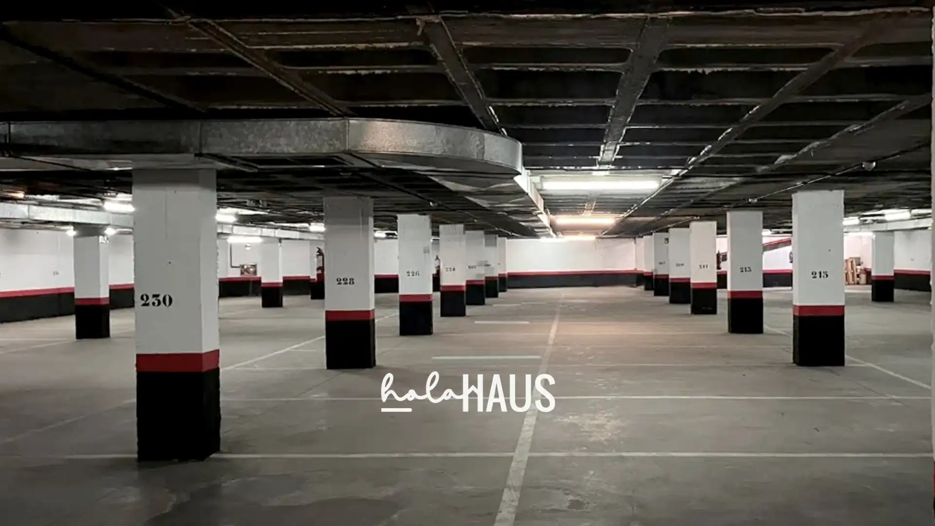 Parkplatz von Fabrikhallen zum Verkauf in Madrid
