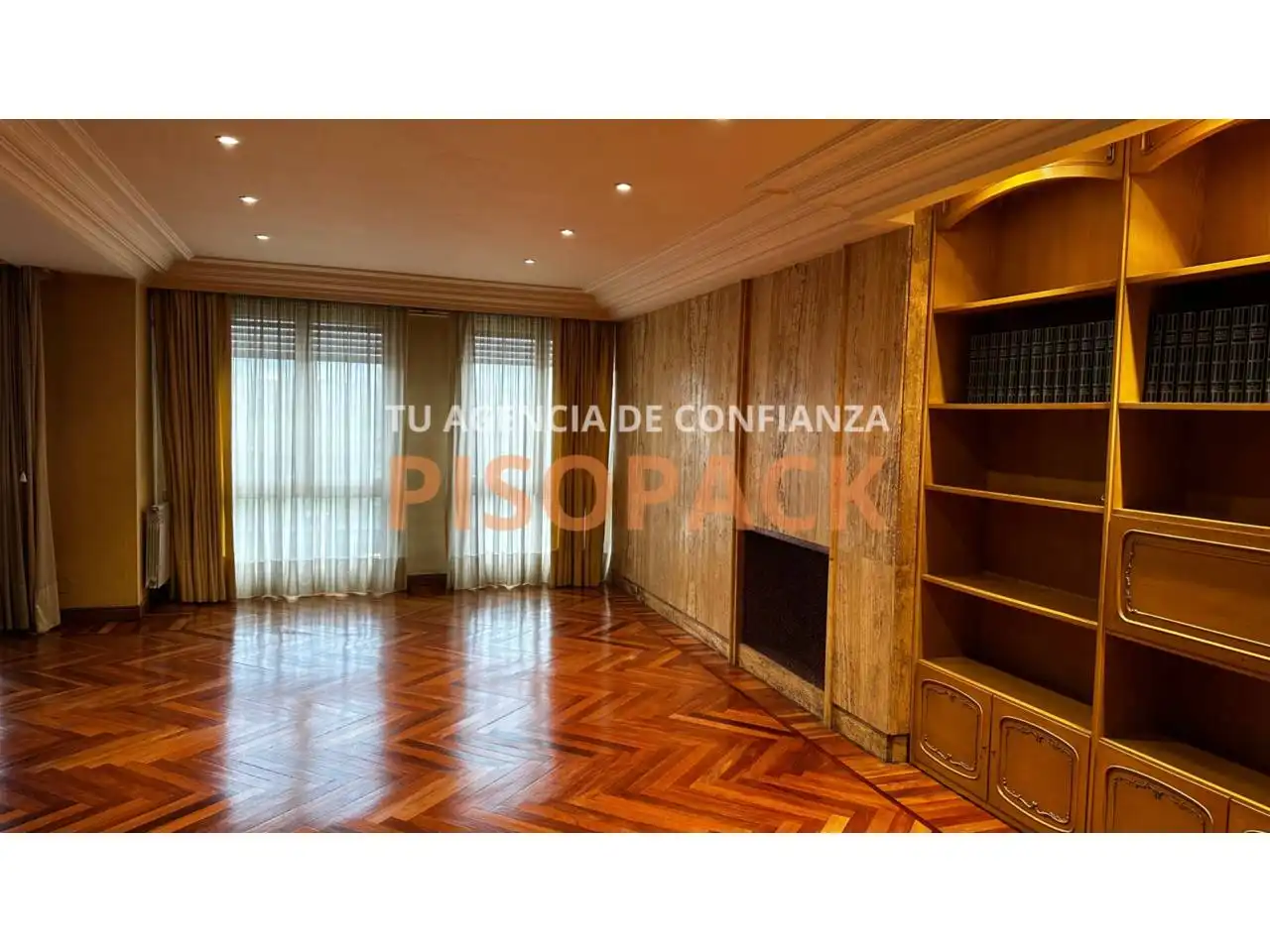 Sala de estar de Piso en venta en  Pamplona / Iruña con Calefacción, Terraza y Balcón