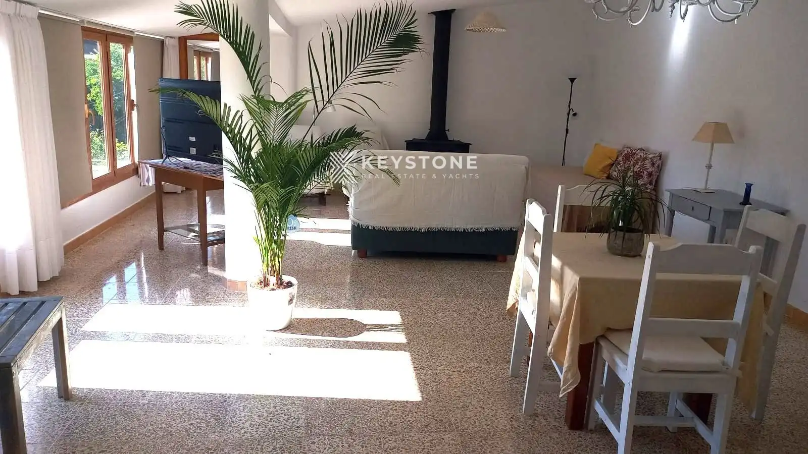 Sala de estar de Piso de alquiler en Puigpunyent con Aire acondicionado y Terraza