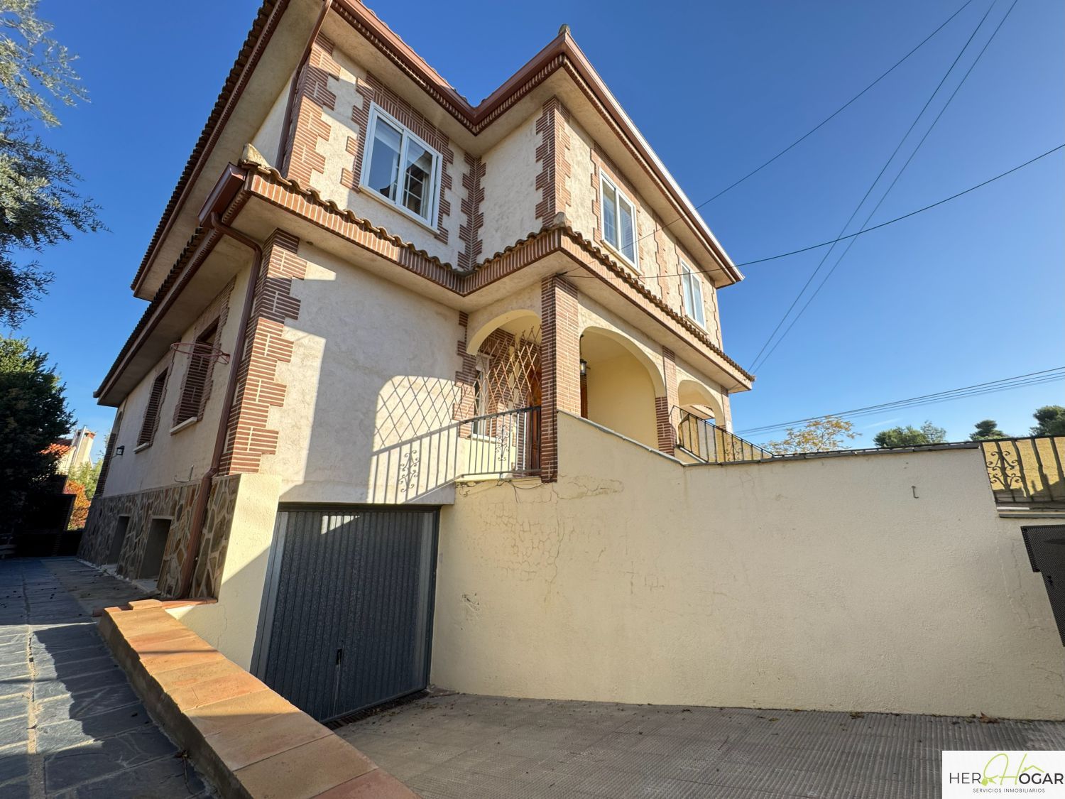 Exterior view of House or chalet for sale in Argés  with Heating and Terrace