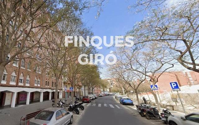 Piso en Venta en FERROCARRILS CATALANS en La Marina del Port