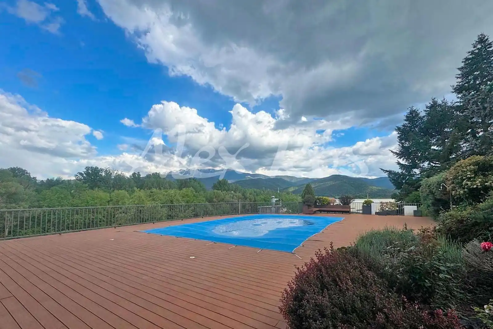 Piscina de Casa o xalet en venda en La Seu d'Urgell amb Aire condicionat, Calefacció i Jardí privat