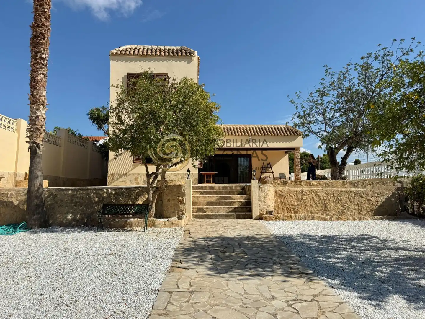 Vista exterior de Casa o xalet en venda en La Nucia amb Aire condicionat, Jardí privat i Terrassa
