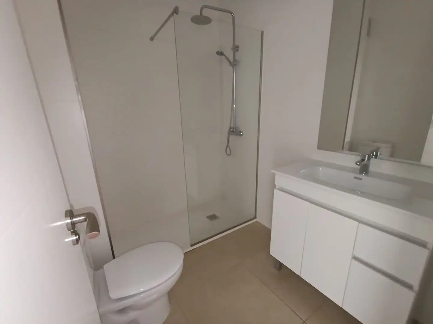 Badezimmer von Wohnung zum Verkauf in Linares