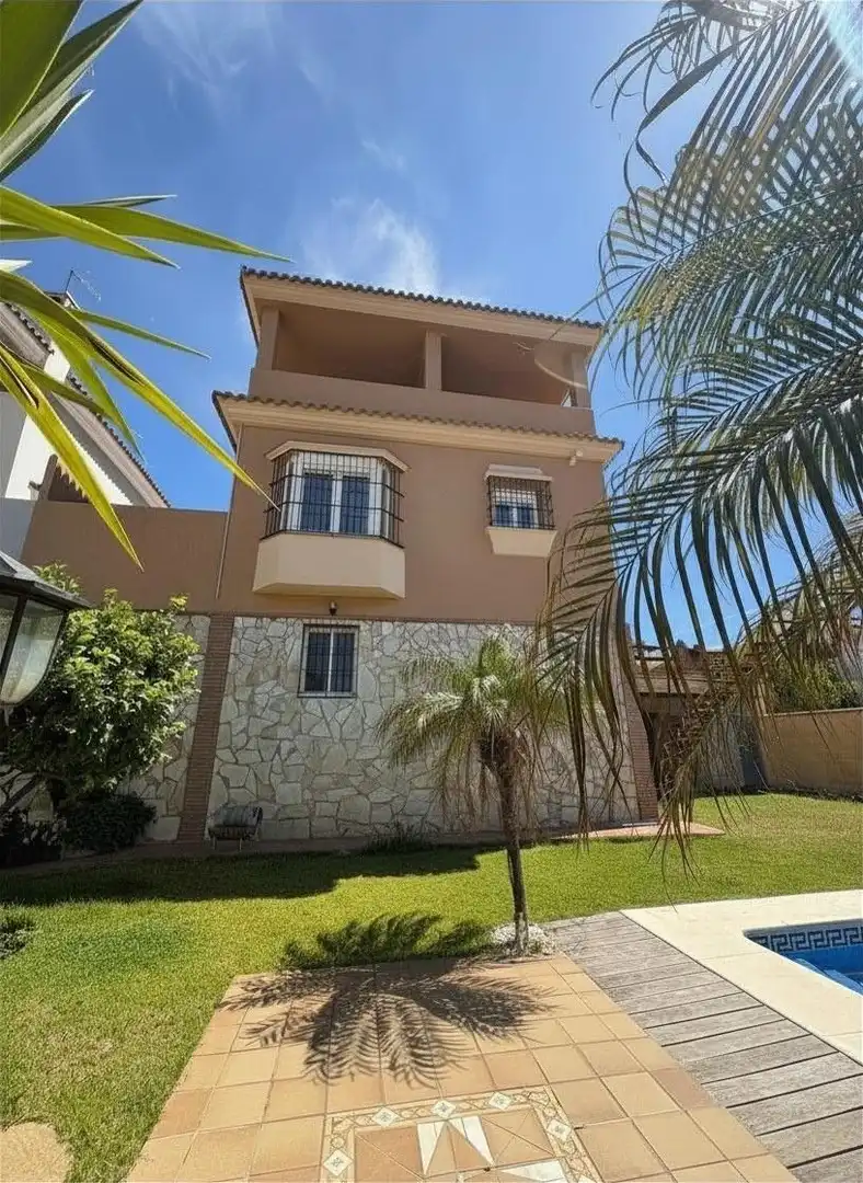 Vista exterior de Casa o chalet en venta en Algeciras con Calefacción, Jardín privado y Terraza