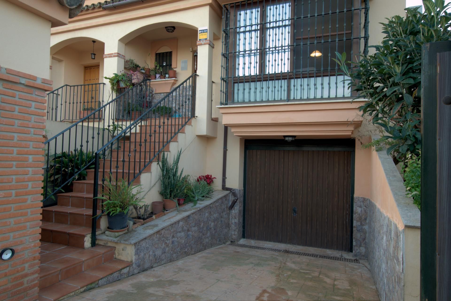 Casa adosada en venta en Alhaurín de la Torre con Aire acondicionado, Terraza y Trastero
