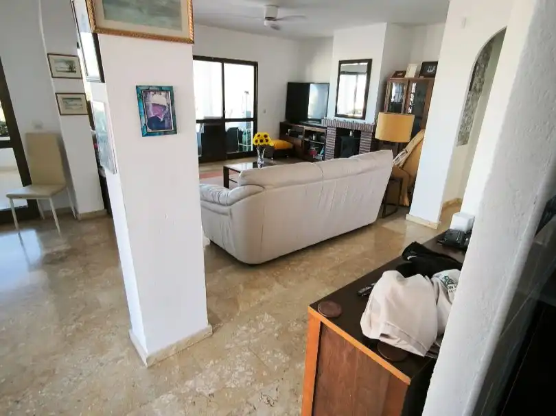 Sala d'estar de Casa o xalet en venda en Mijas amb Aire condicionat, Terrassa i Piscina