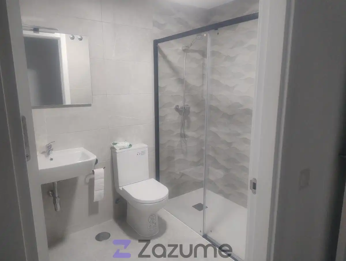 Baño de Piso de alquiler en Cáceres con Aire acondicionado, Calefacción y Parquet