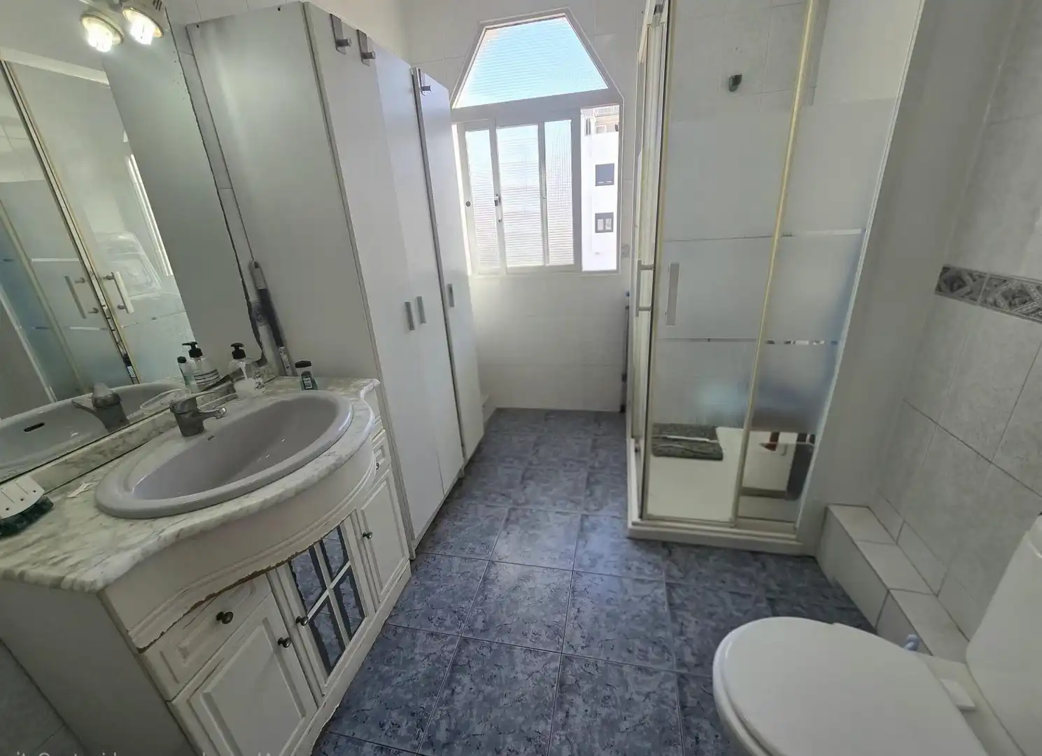 Bathroom of Flat for sale in Málaga  with Terrace, Storage room and Furnished