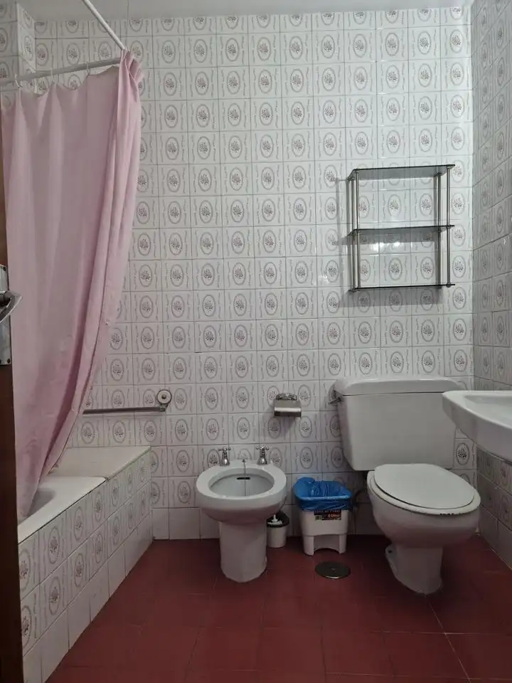 Badezimmer von Wohnung zur Miete in Lucena mit Klimaanlage, Terrasse und Möbliert
