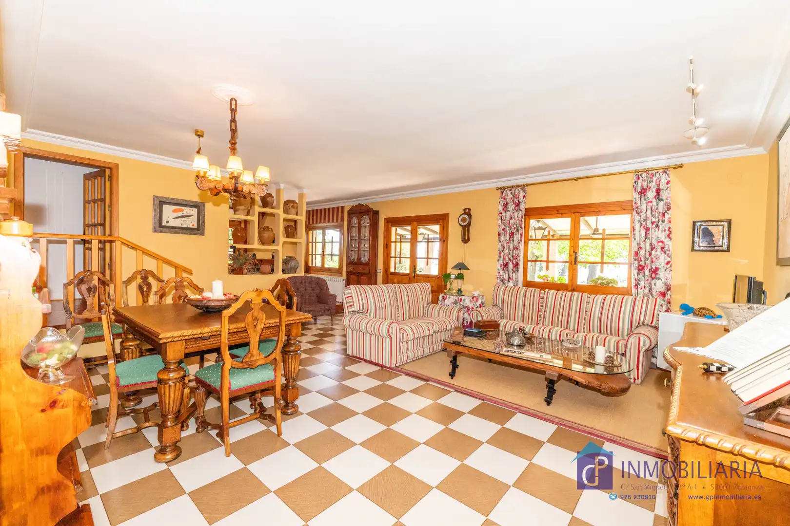 Sala de estar de Casa o chalet en venta en Quinto con Aire acondicionado, Calefacción y Jardín privado