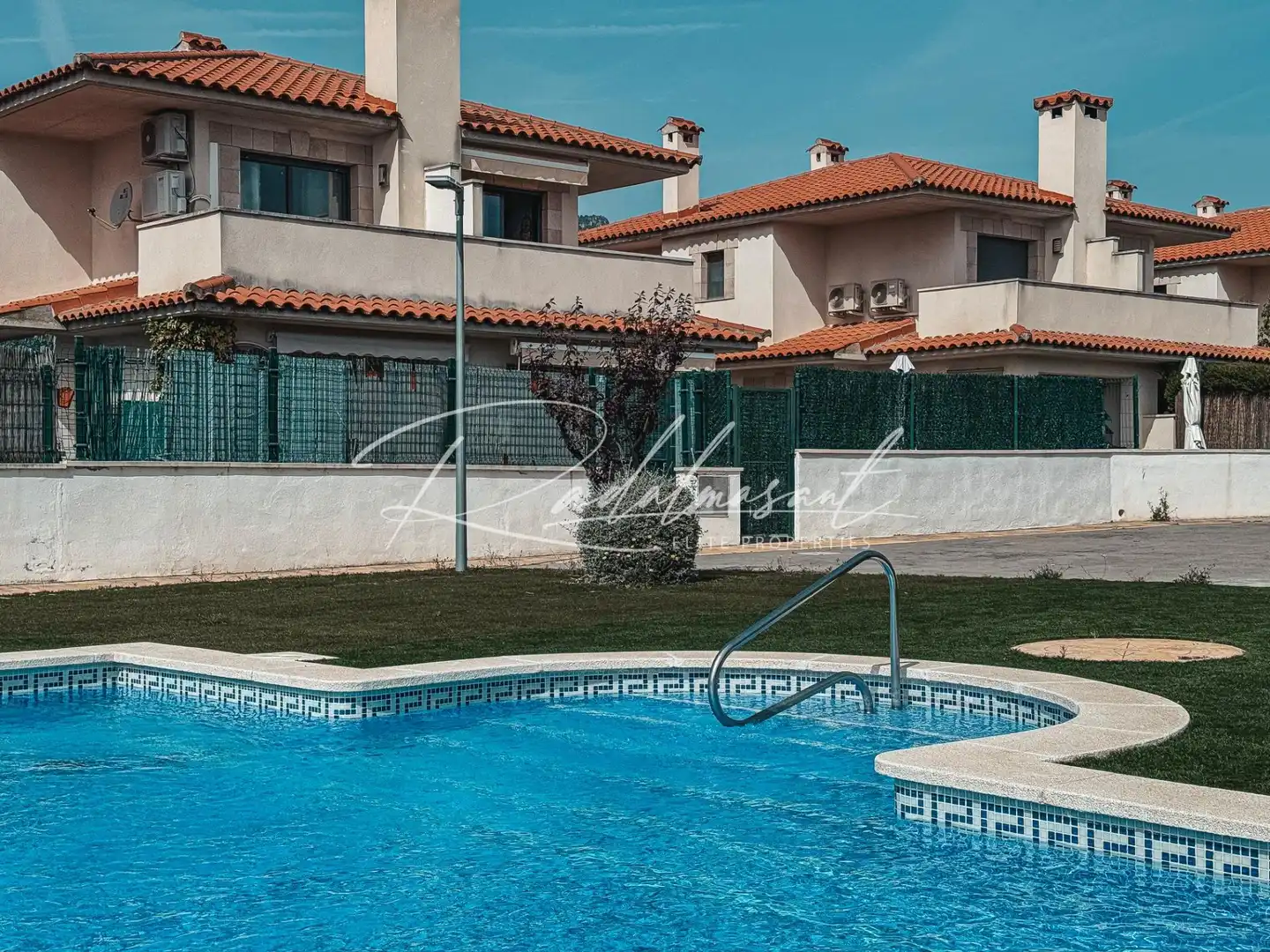 Piscina de Casa adosada en venda en Vandellòs i l'Hospitalet de l'Infant amb Jardí privat, Terrassa i Piscina comunitària