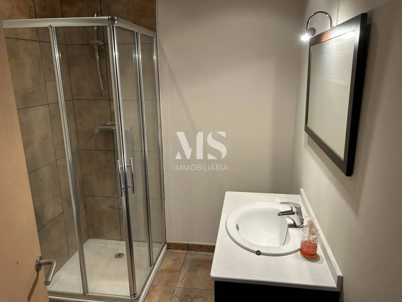 Badezimmer von Gebäude zum Verkauf in Manlleu