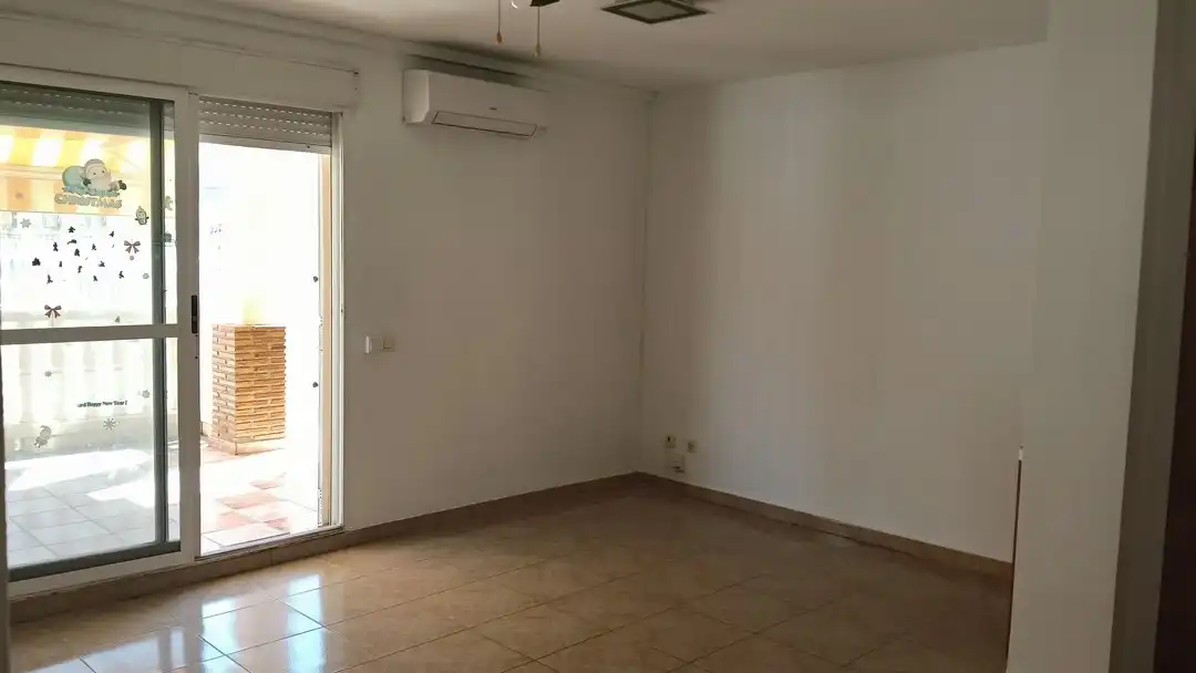 Wohnzimmer von Wohnungen zum Verkauf in Xeraco mit Klimaanlage, Privatgarten und Terrasse