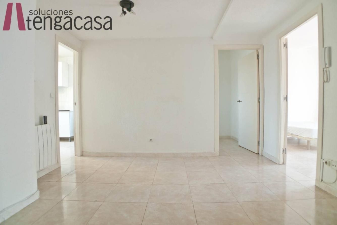 Bedroom of Flat to rent in  Madrid Capital  with Heating, Terrace and Furnished