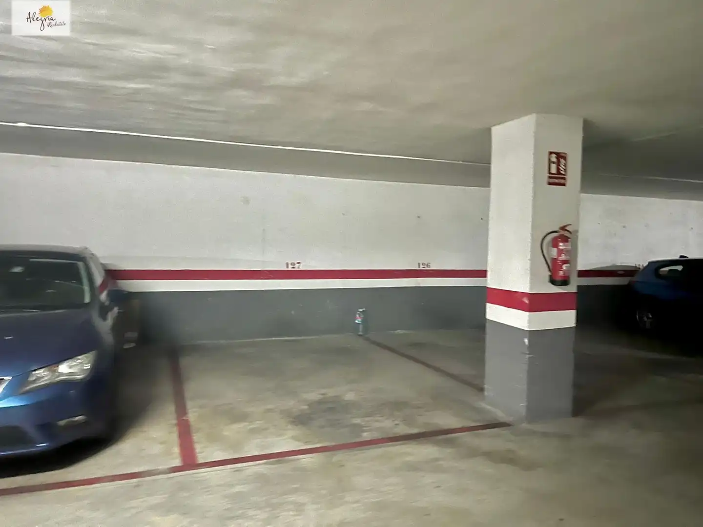 Parking de Apartamento en venta en Paterna con Aire acondicionado, Calefacción y Jardín privado