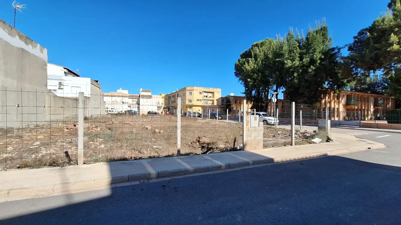 Terreno residencial en venta en Carrer Móstoles 33, imagen 2