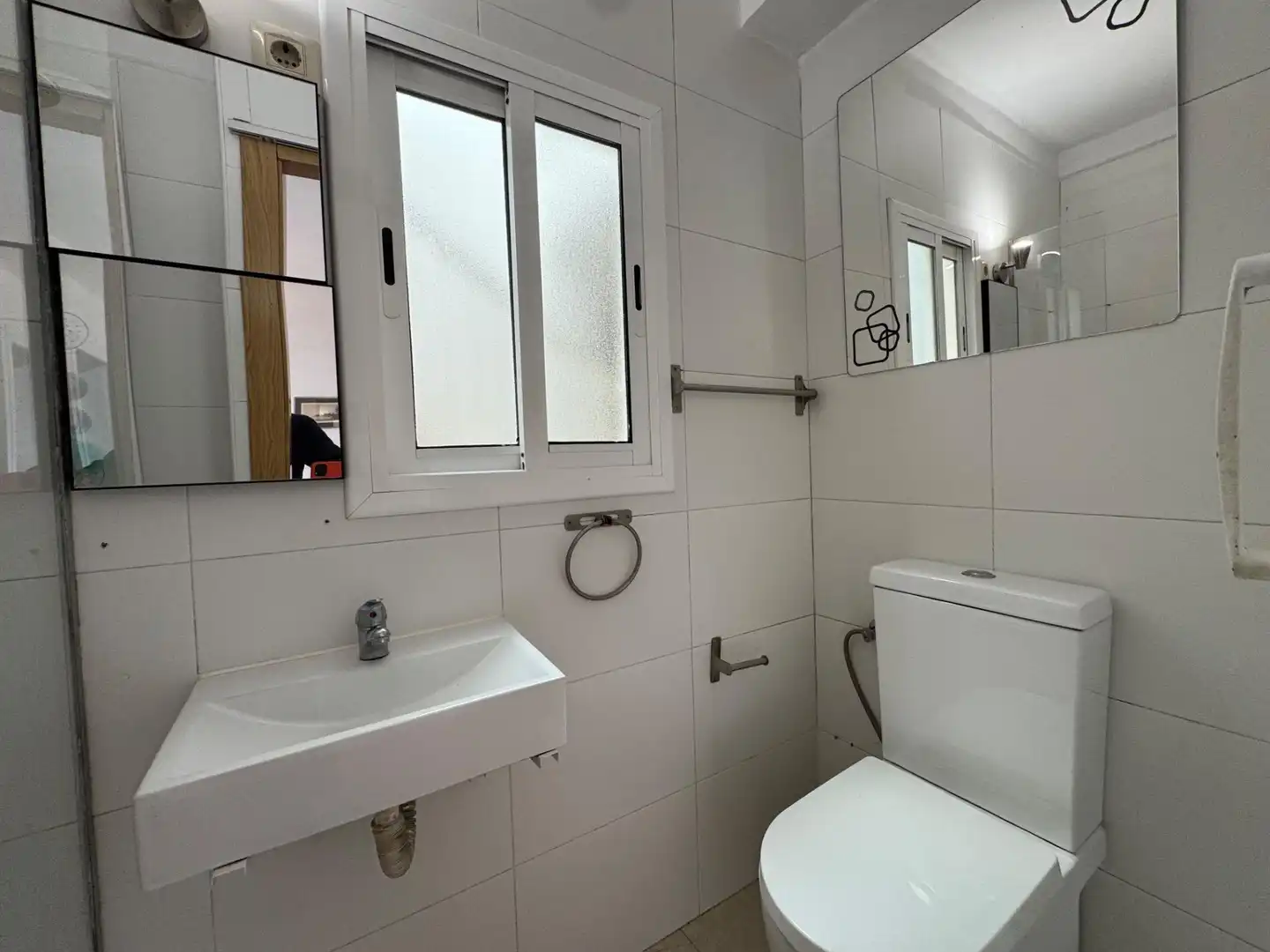 Badezimmer von Wohnung zum Verkauf in Salou mit Klimaanlage und Heizung