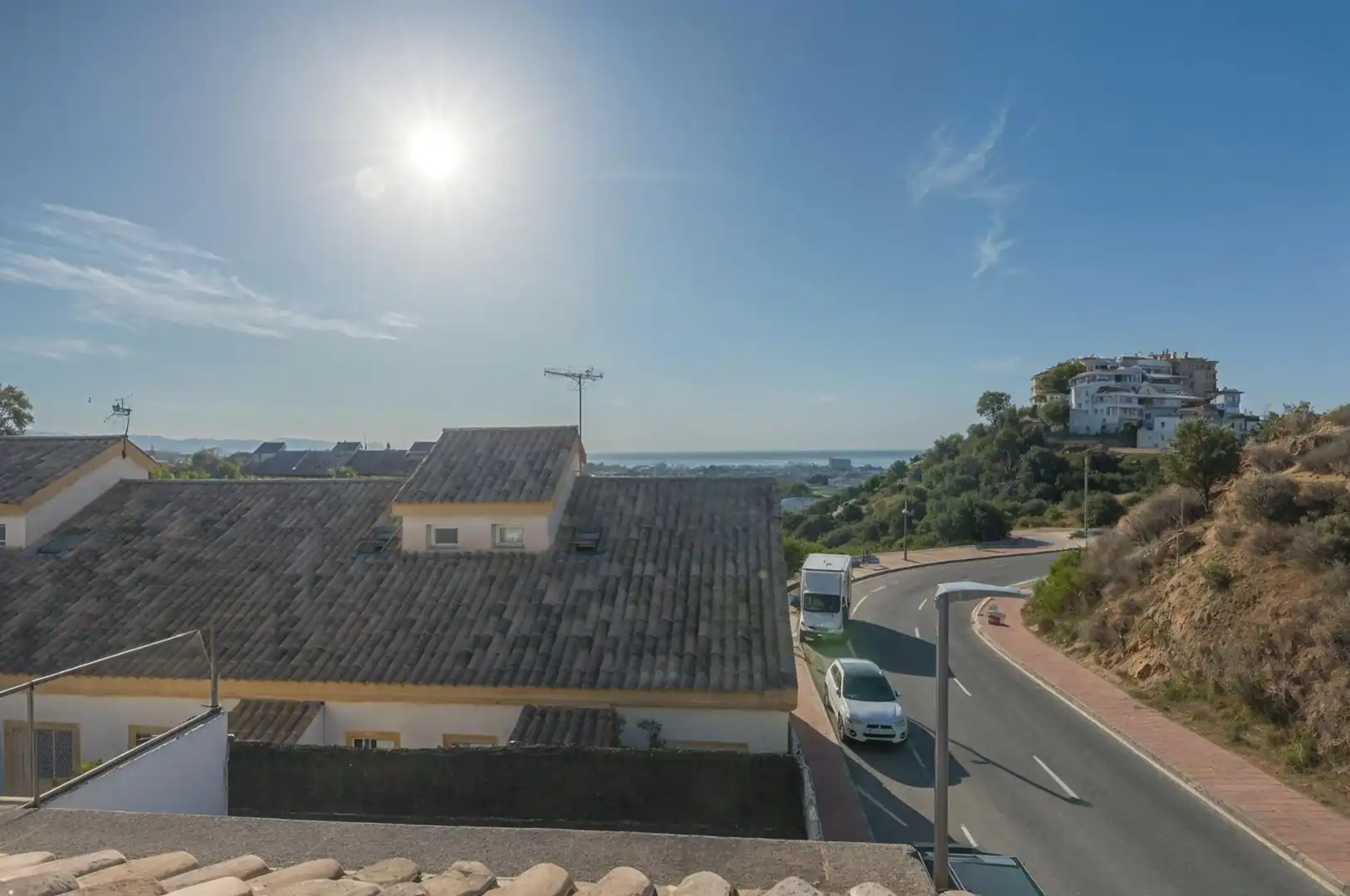 Vista exterior de Casa adosada en venda en Benalmádena amb Jardí privat, Terrassa i Piscina