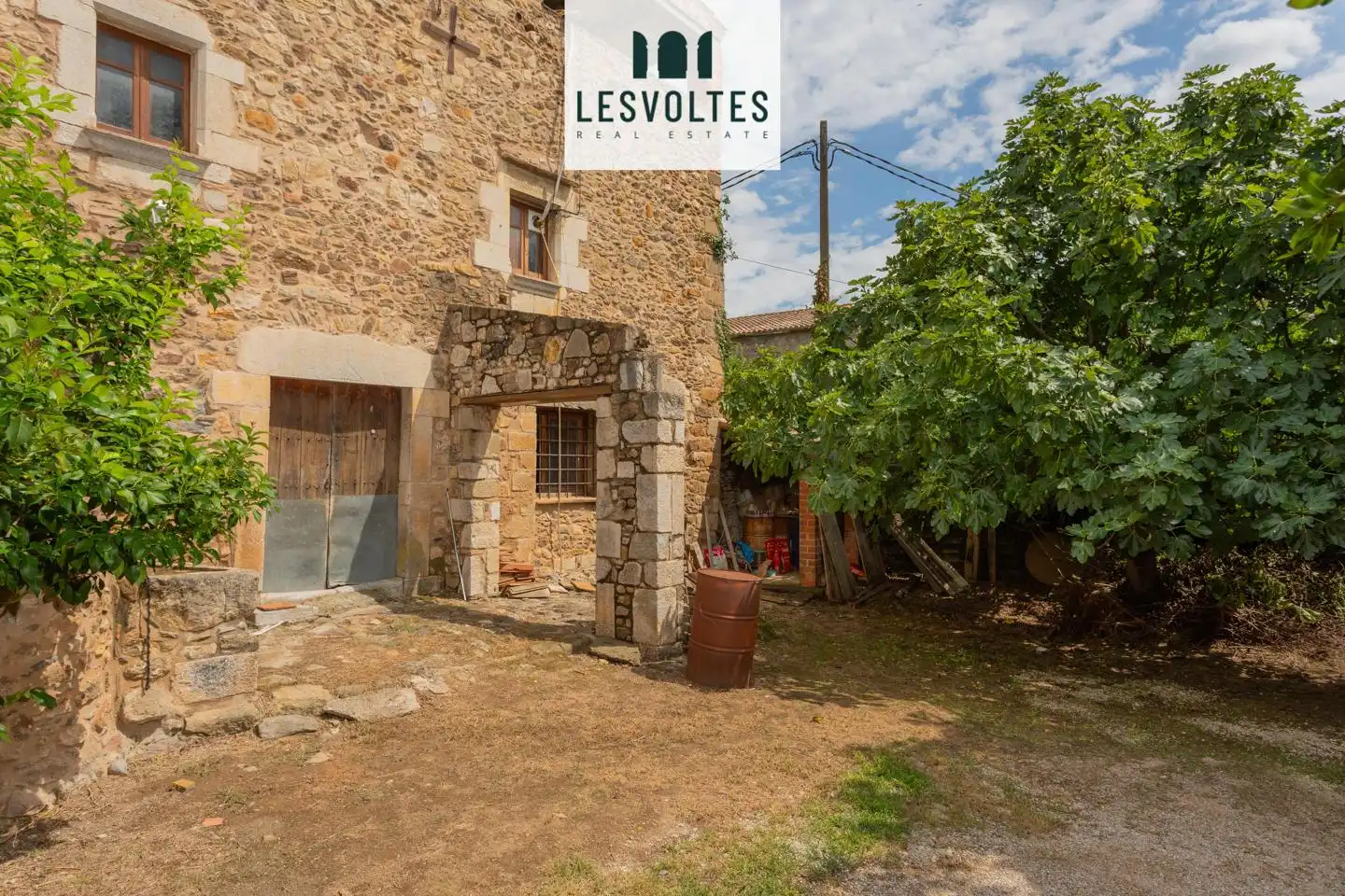 Vista exterior de Casa o xalet en venda en Juià amb Aire condicionat, Calefacció i Jardí privat