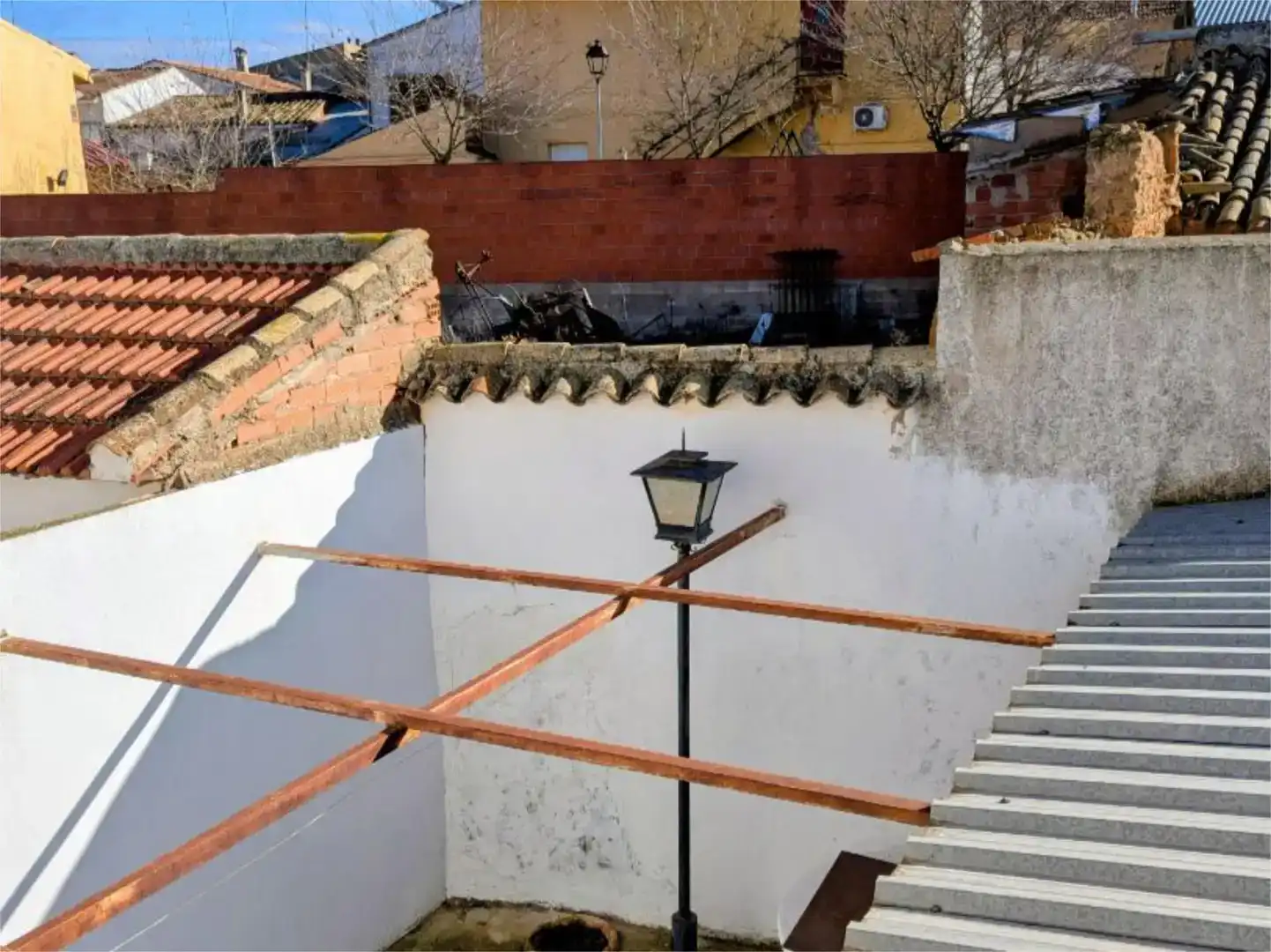 Vista exterior de Pis en venda en El Peral   amb Traster i Balcó