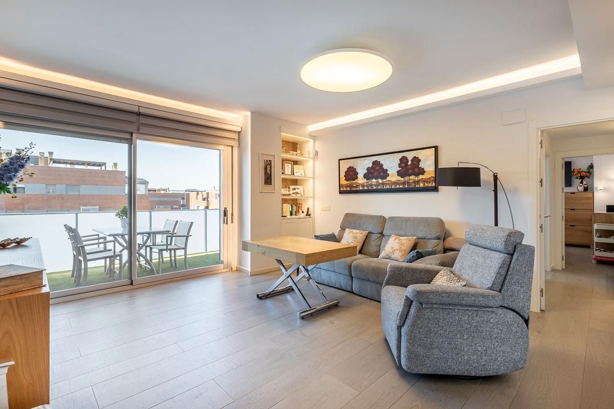 Living room of Attic for sale in  Granada Capital  with Terrace, Storage room and Balcony