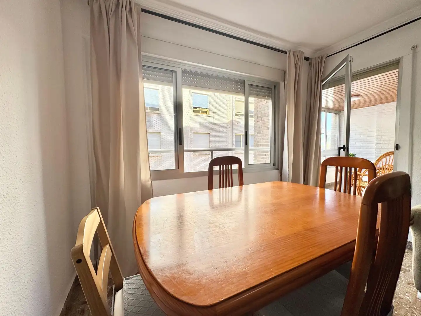 Menjador de Apartament de lloguer en Torrevieja amb Aire condicionat, Moblat i Rentadora