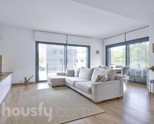 Living room of Flat for sale in Sant Cugat del Vallès  with Air Conditioner, Heating and Private garden