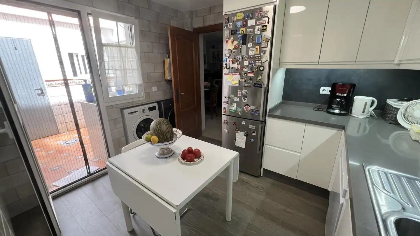 Cuina de Casa o xalet en venda en Montequinto amb Jardí privat, Terrassa i Piscina comunitària