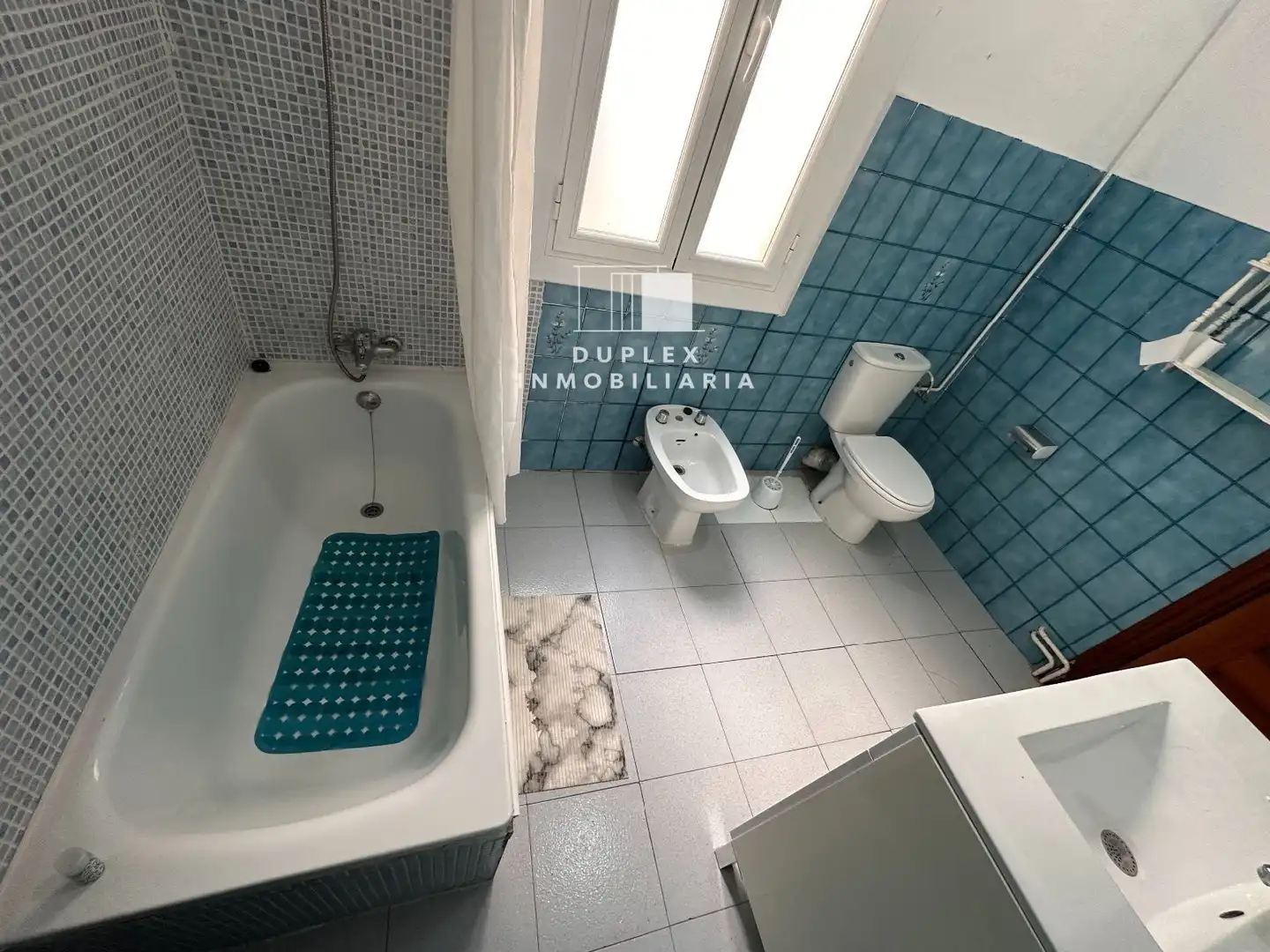 Bathroom of Flat for rent in Cuenca  with Heating