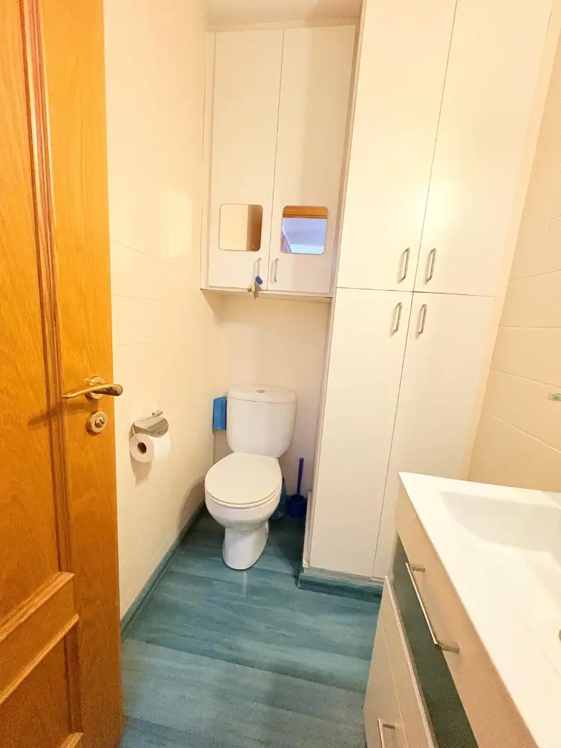 Baño de Piso en venta en Pallejà con Aire acondicionado, Calefacción y Parquet