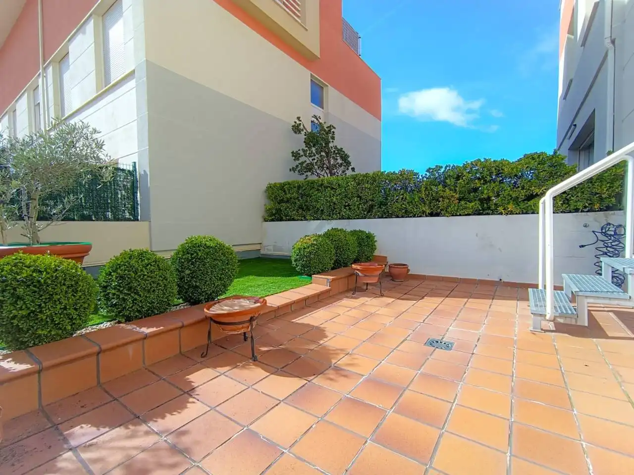 Terrassa de Casa o xalet en venda en Burgos amb Calefacció, Jardí privat i Parquet