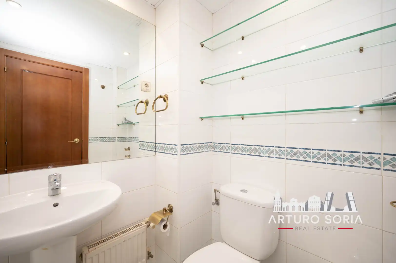 Bathroom of Flat for rent in Madrid  with Storage room and Community pool