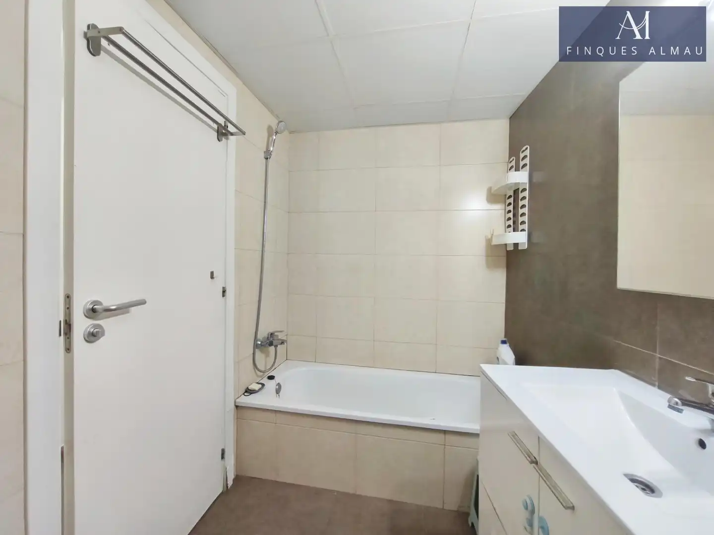 Baño de Ático en venta en Sant Pere de Ribes con Calefacción, Terraza y Balcón