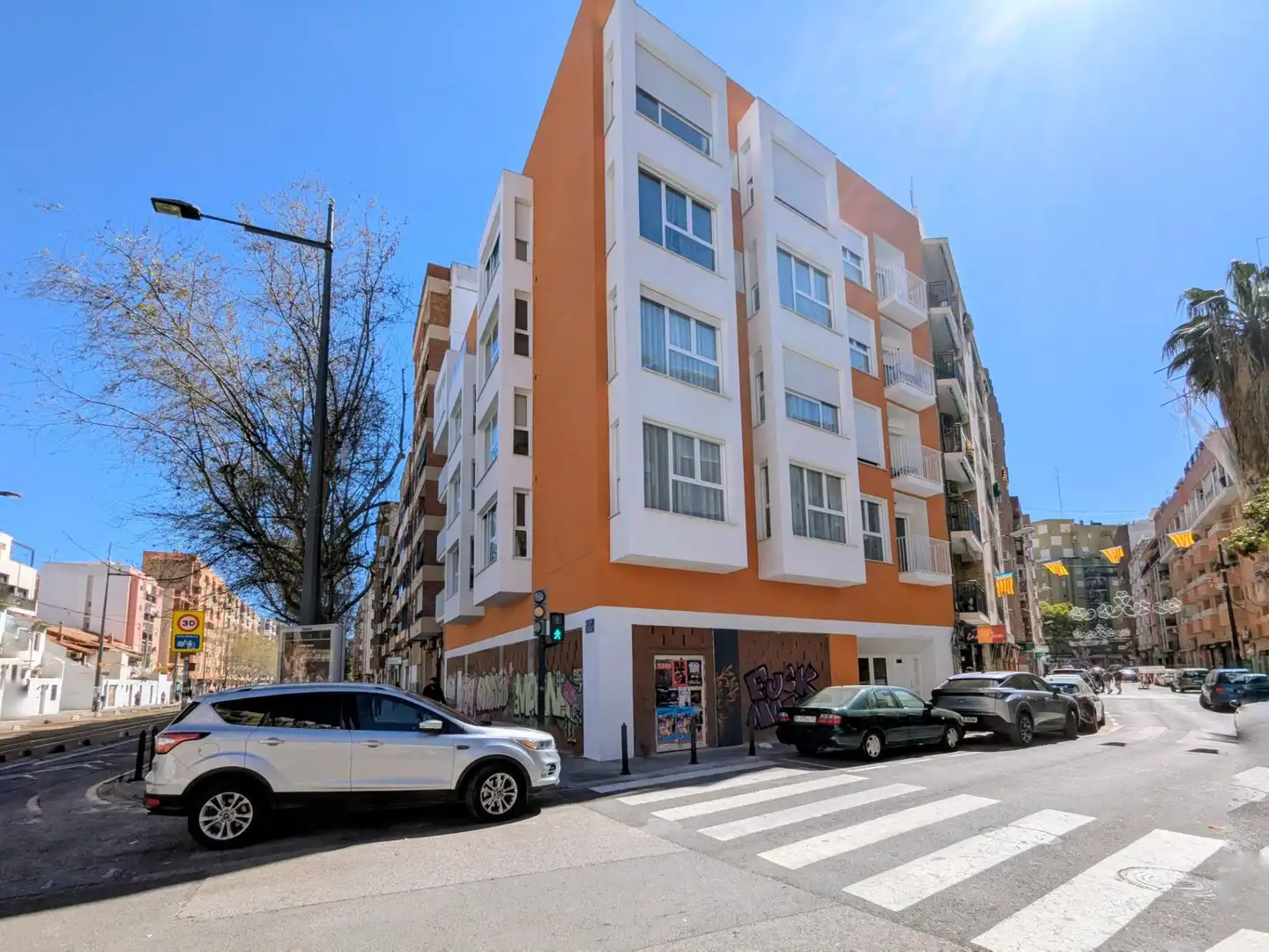 Vista exterior de Local de alquiler en Valencia