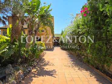 Villa con balcone in vendita a San Antonio de Benagéber