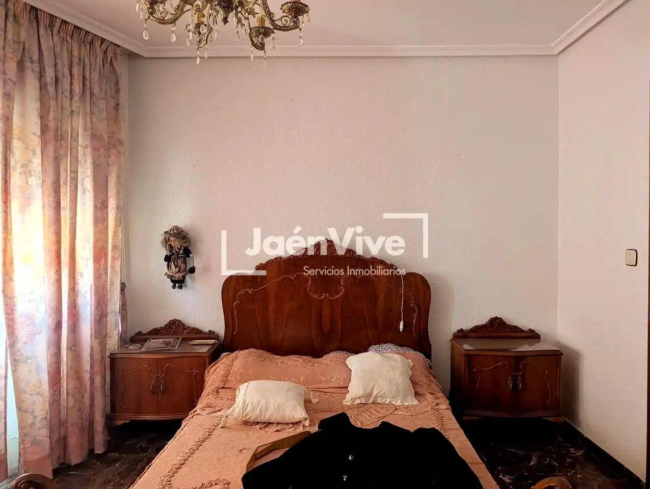 Dormitori de Casa adosada en venda en Jaén amb Aire condicionat, Calefacció i Terrassa