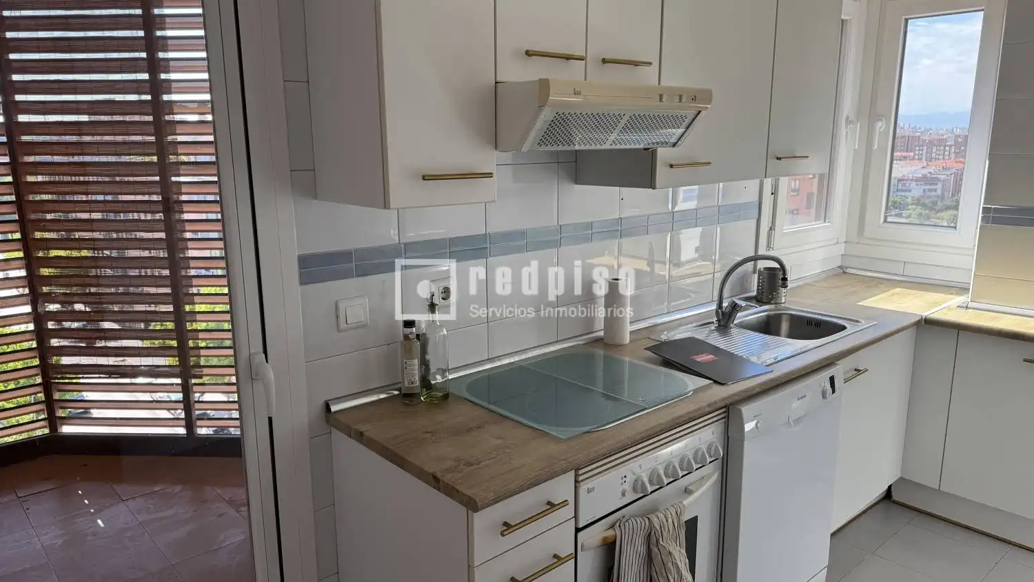 Cuina de Pis en venda en Madrid amb Calefacció, Jardí privat i Parquet